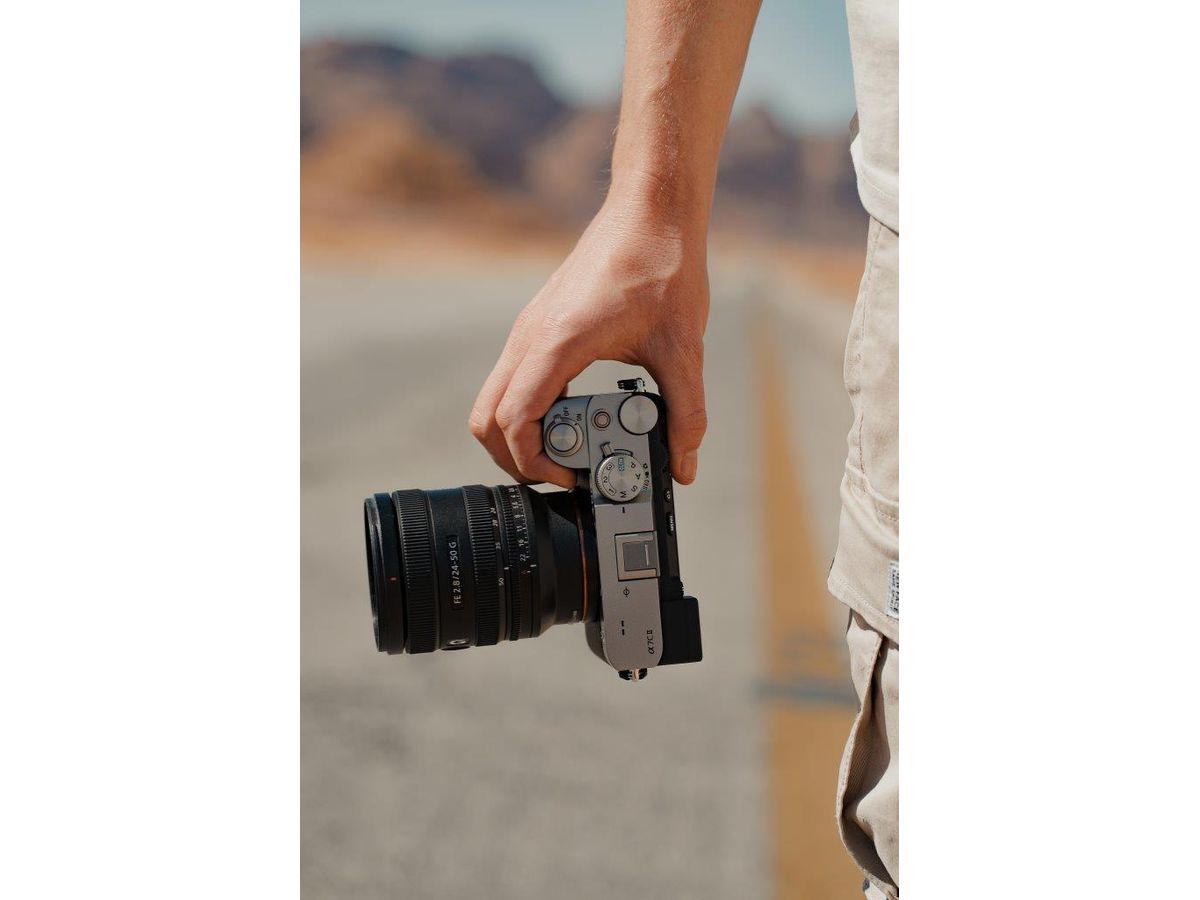 Sony E-Mount FF 24-50mm F2.8 G