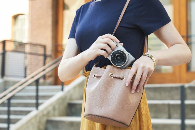 Sony Alpha 6100 A Kit argent 16-50mm II