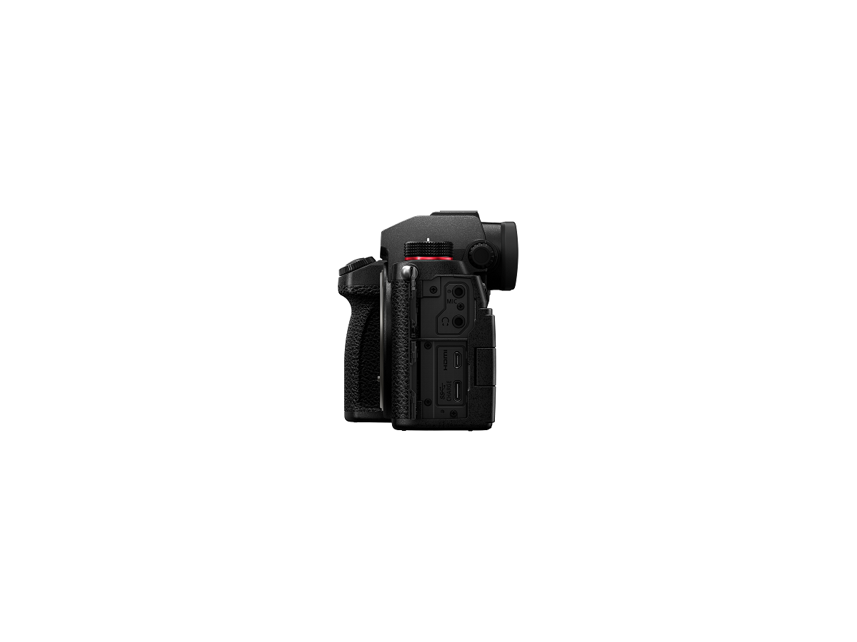 Panasonic Lumix S5D + 28-200mm