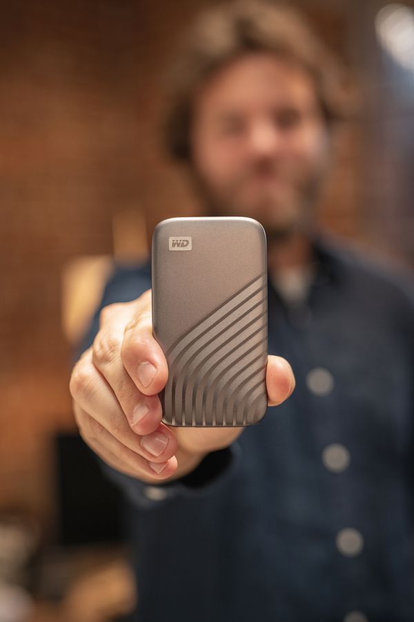 WD My Passport SSD 2TB gold