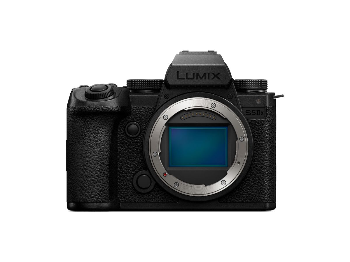 Panasonic Lumix S5M2X Kit mit 24-105mm