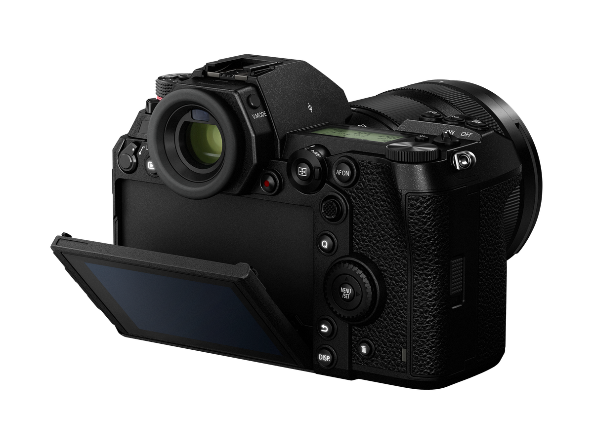 Panasonic Lumix S1 Body + 24-105mm F4.0