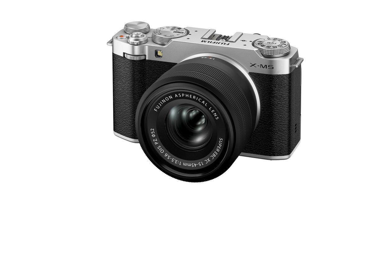 Fujifilm X-M5 + 15-45mm Silver Swiss Gar