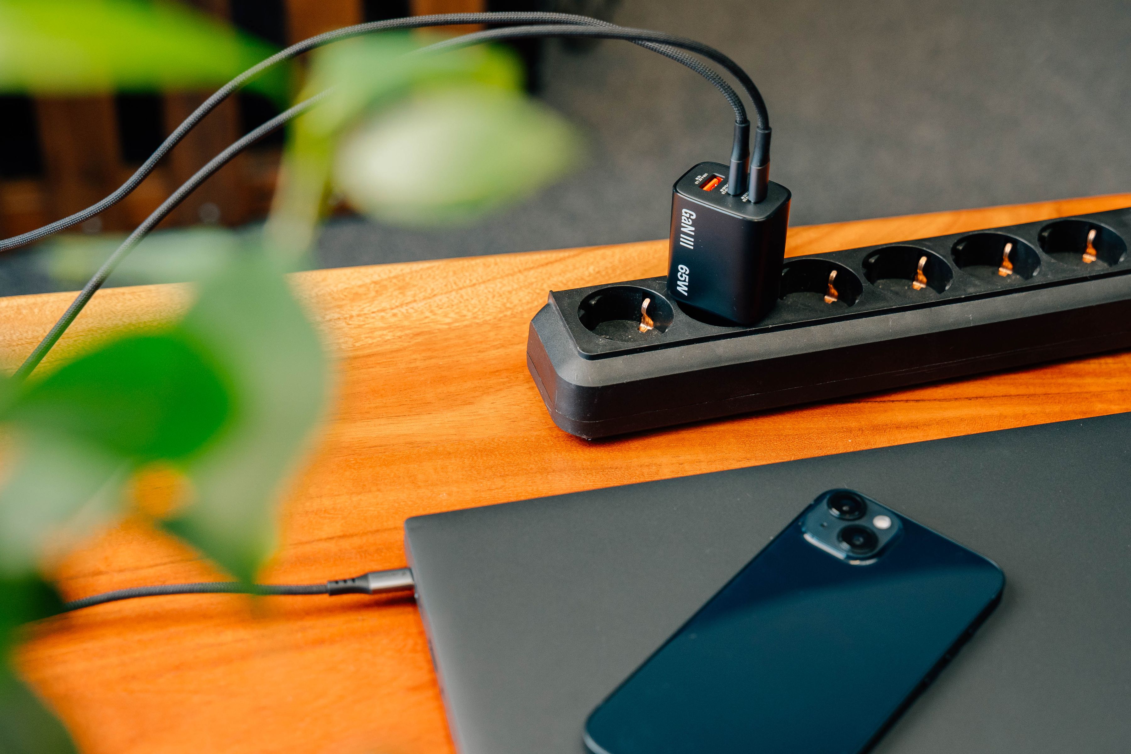 Verbatim GaN 3 Port Charger 65W Black