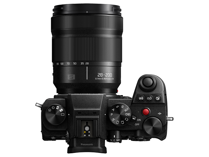 Panasonic Lumix S5D + 28-200mm