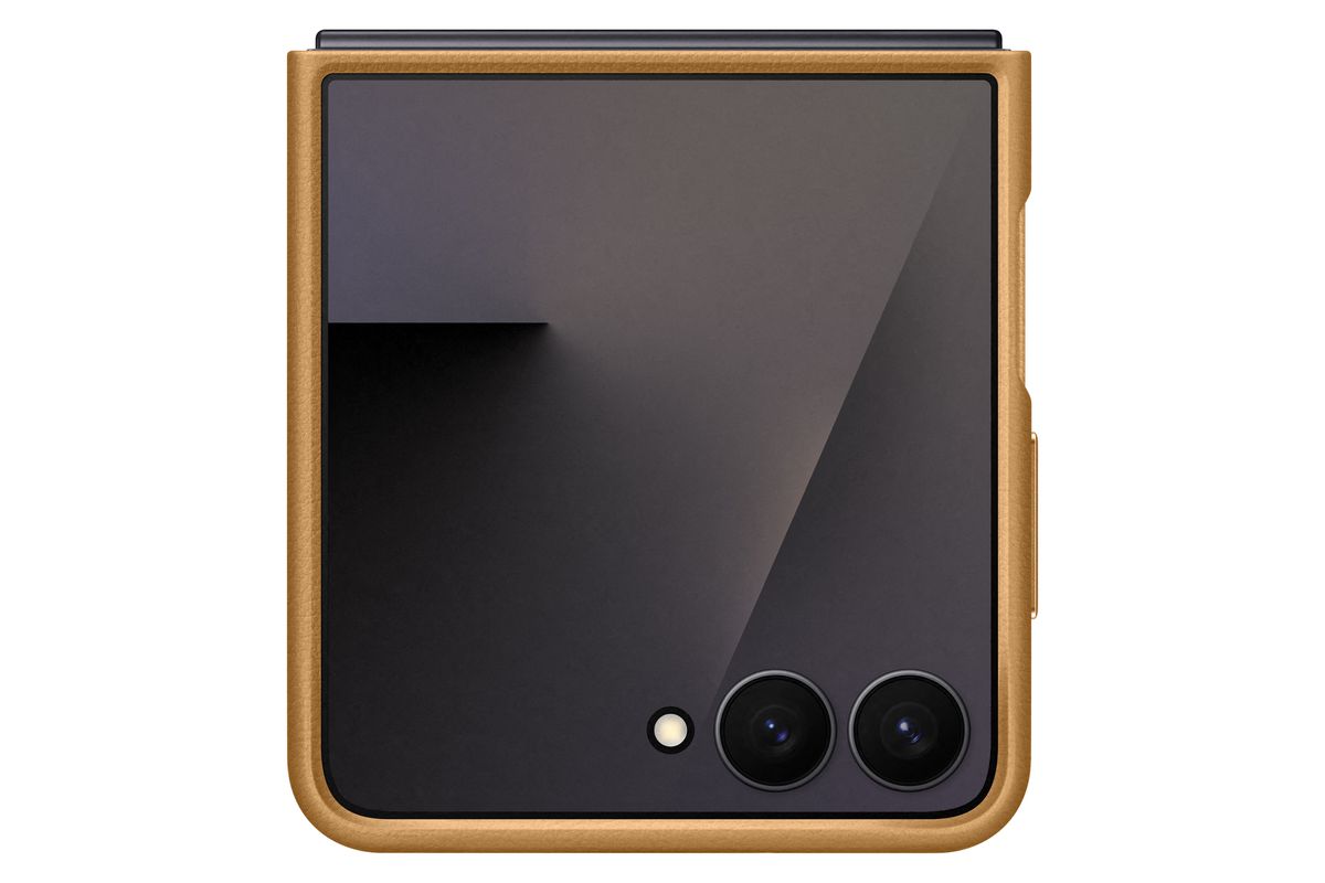 Samsung Flip 7 Kindsuit Case Camel