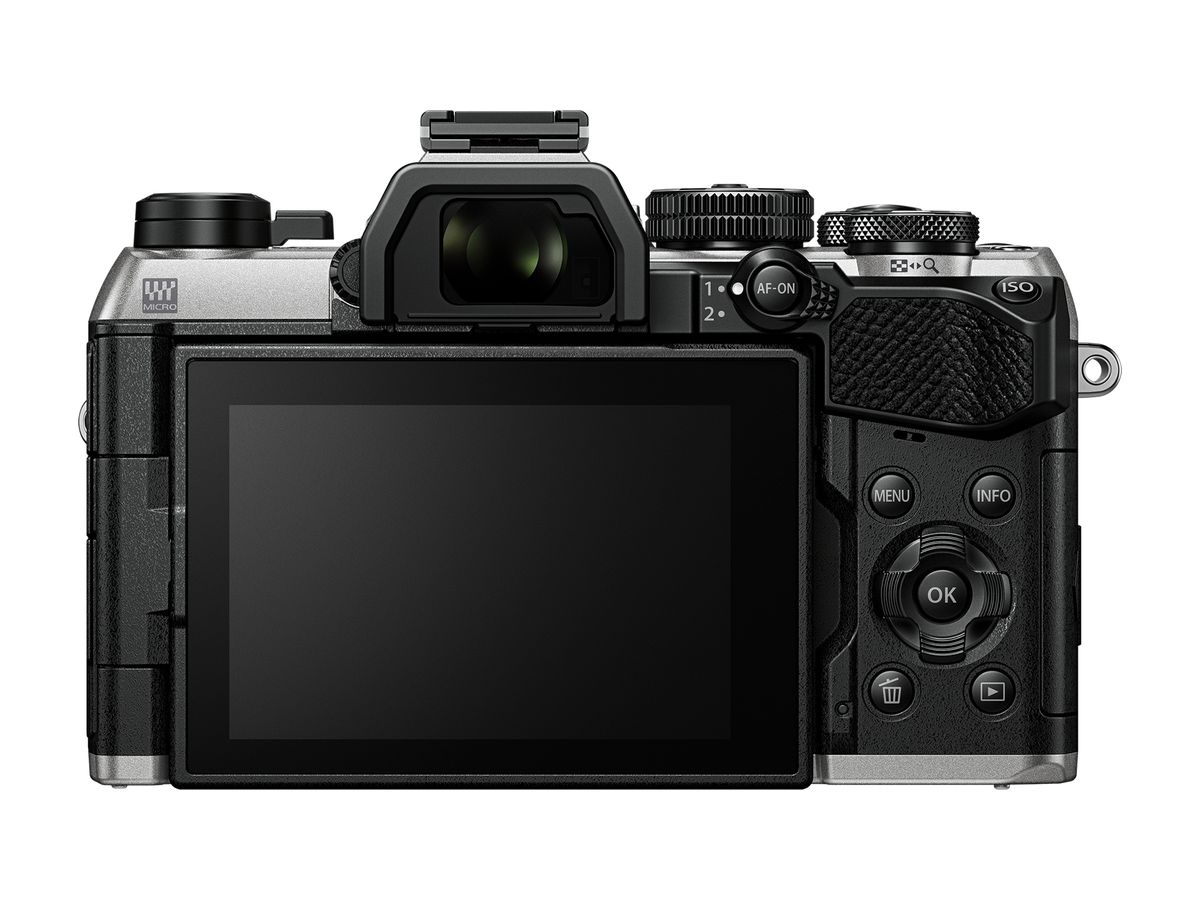 OM System OM-5 Mark II silver 14-150mm