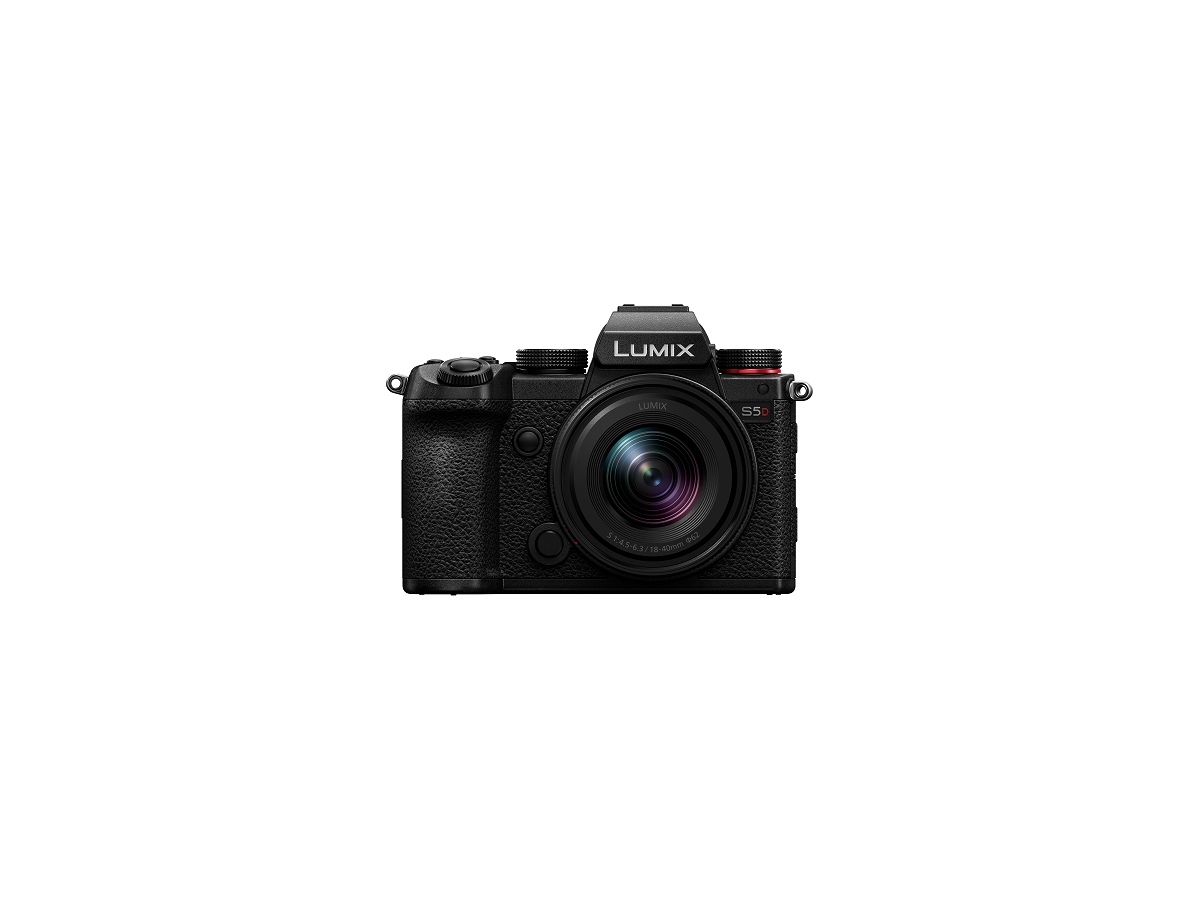 Panasonic Lumix S5D + 28-200mm