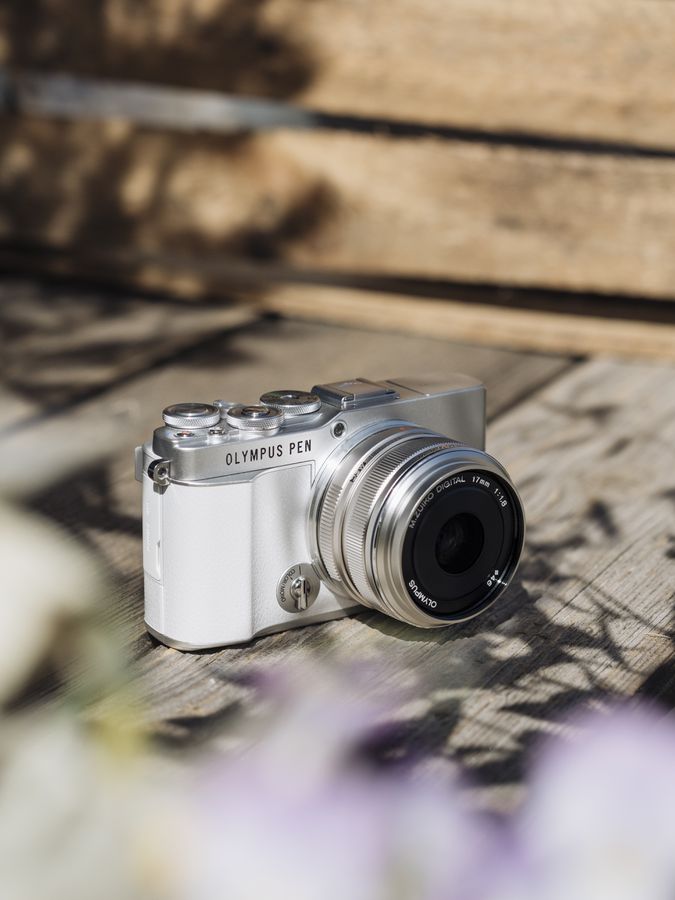 Olympus E-P7 Pancake Zoom Kit white/silv