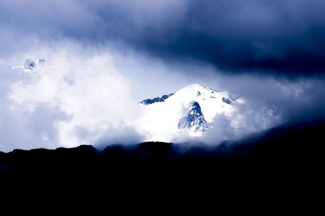 Pentax smc DA 200mm / 2.8 ED (IF) SDM