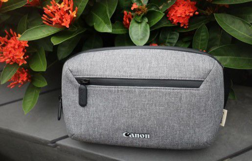 Canon EOS R100 + RF-S 18-45mm VUK