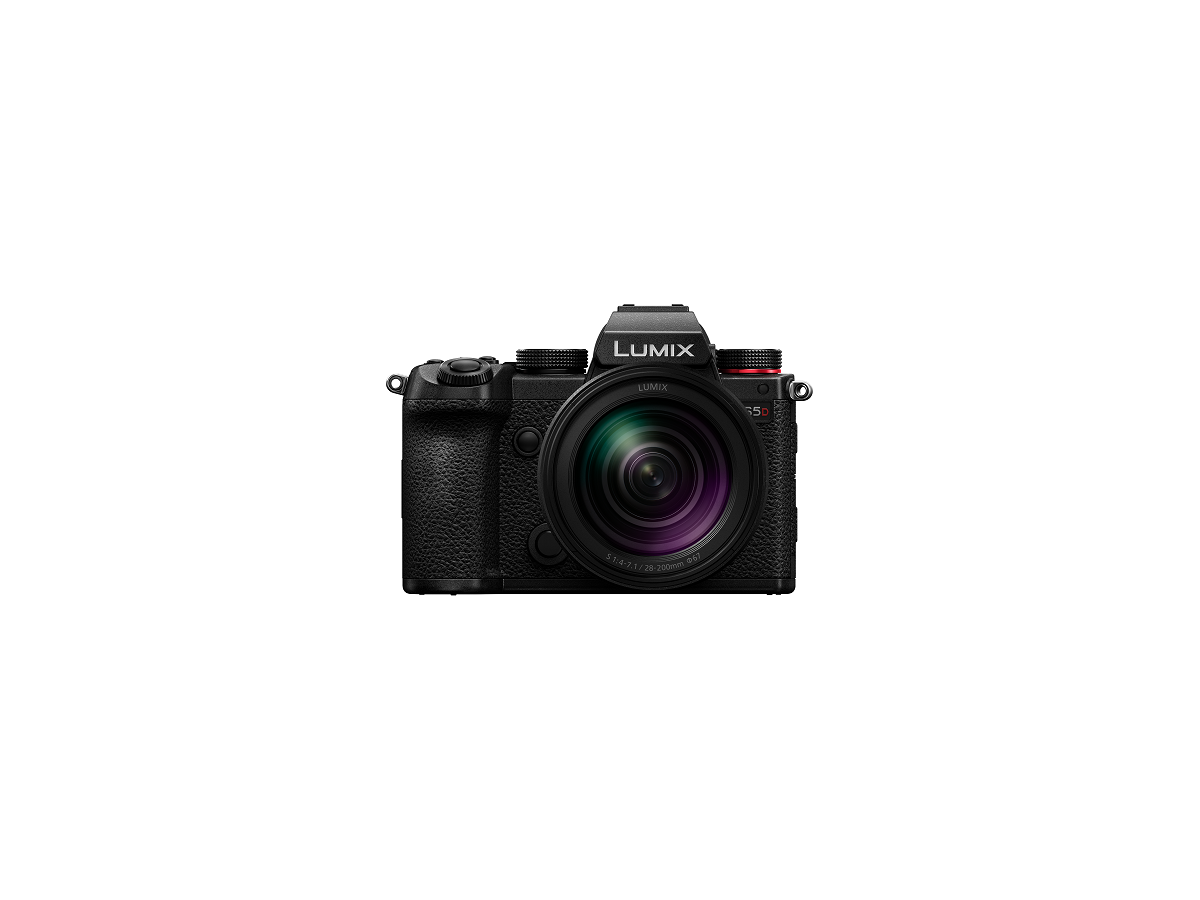 Panasonic Lumix S5D + 28-200mm