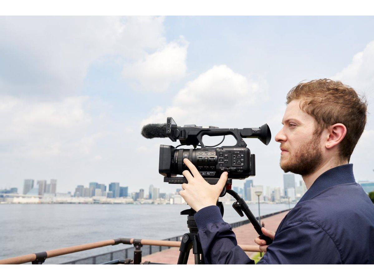 Sony PXW-Z200 Compact 4K HDR XDCAM