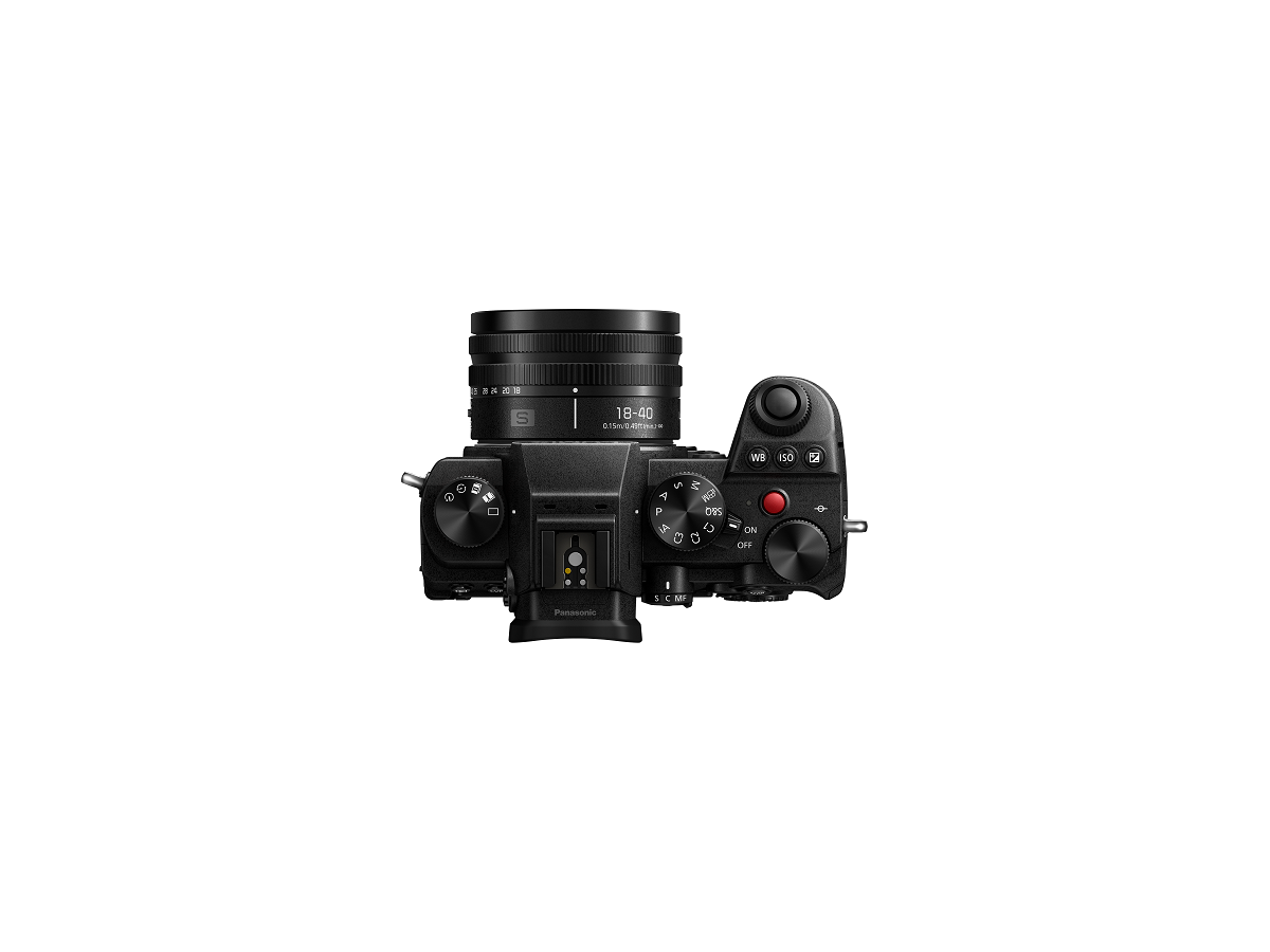 Panasonic Lumix S5D + 28-200mm