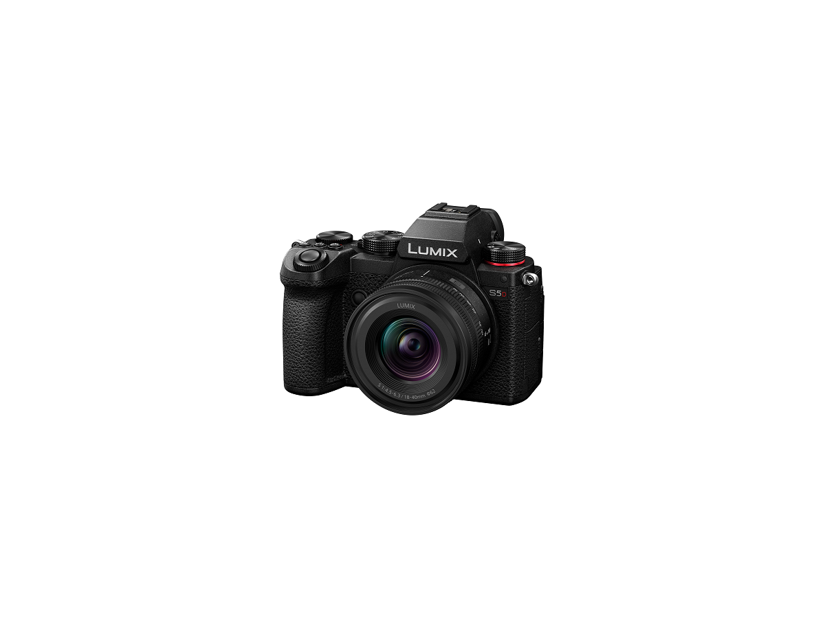 Panasonic Lumix S5D + 28-200mm